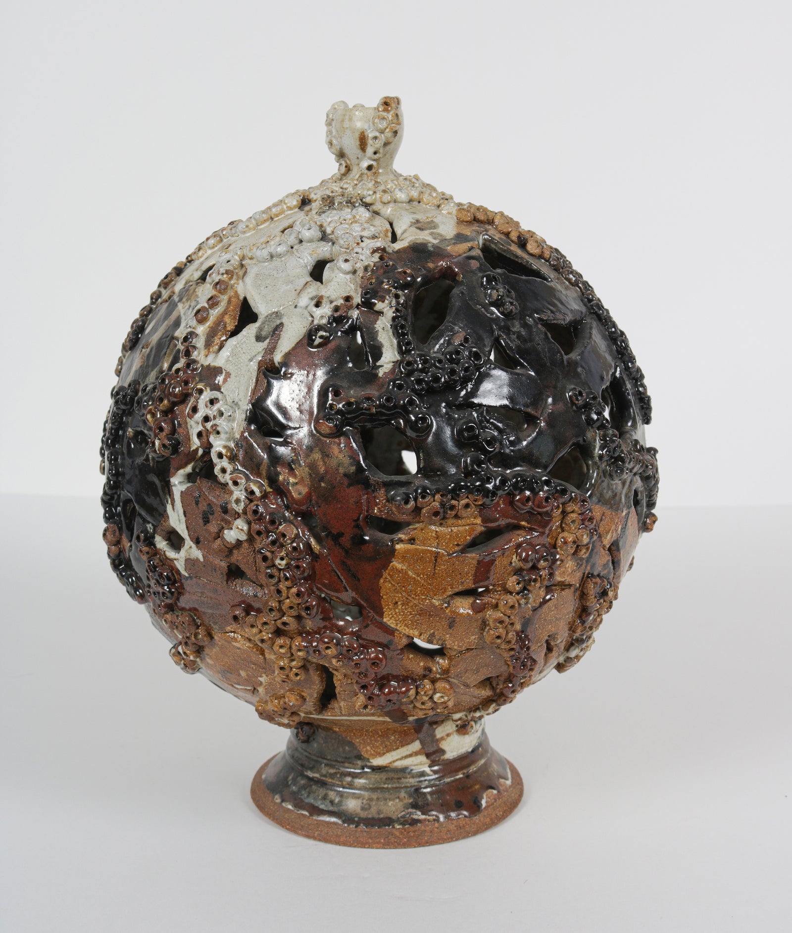 1989 Brown & White Ceramic <br><br>#B5991