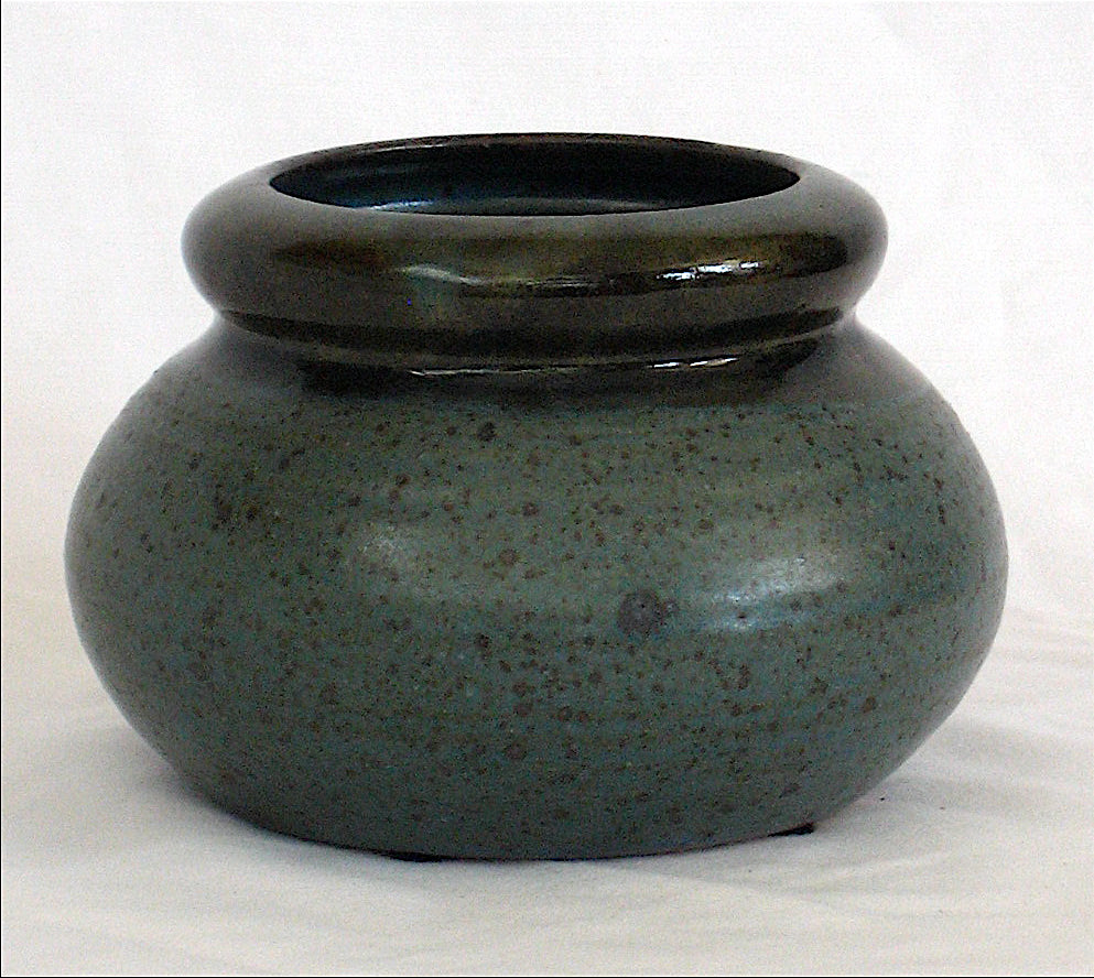 Mid Century Dark Gray Pot&lt;br&gt;&lt;br&gt;#8833