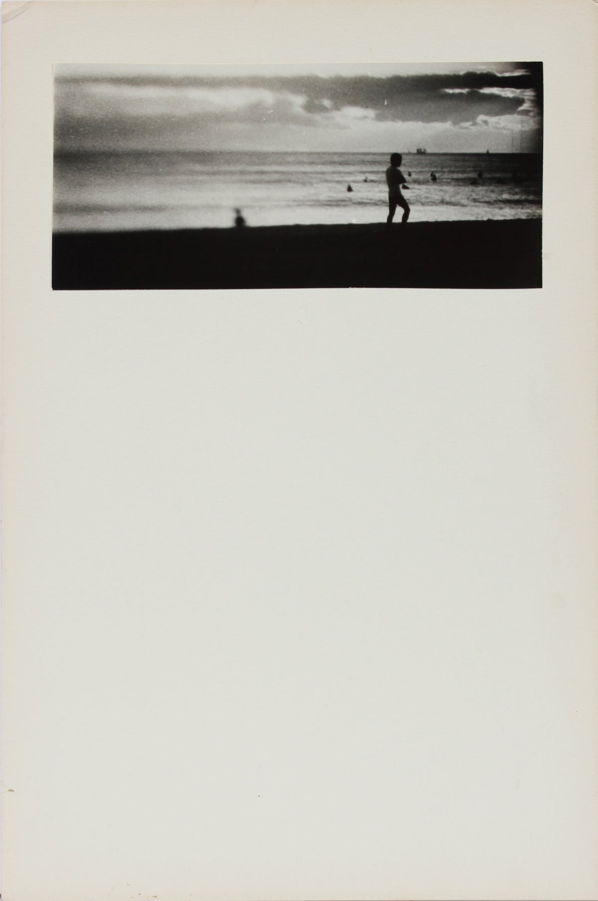 Black and White Beach Scene&lt;br&gt;1970s Photograph &lt;br&gt;&lt;br&gt;#A9672