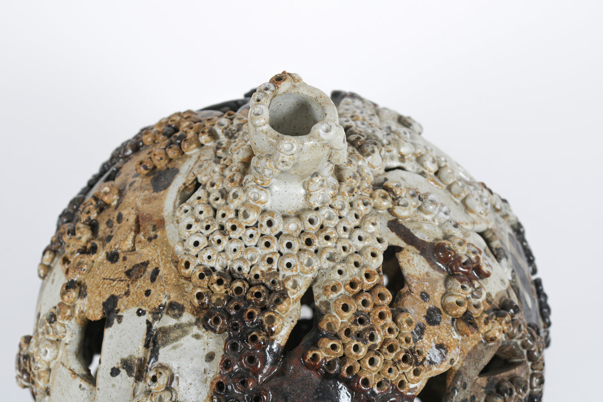 1989 Brown & White Ceramic <br><br>#B5991