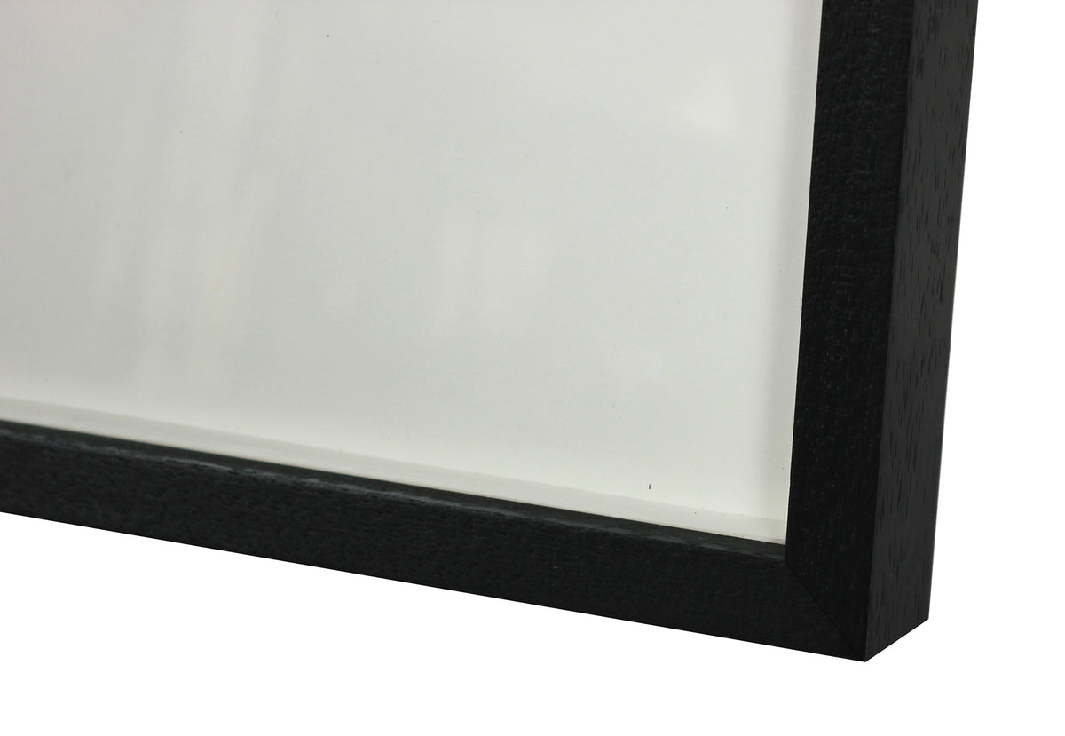 <i>Mother's Hand</i> <br>Windsor, Québec, Canada <br><br>GC0438