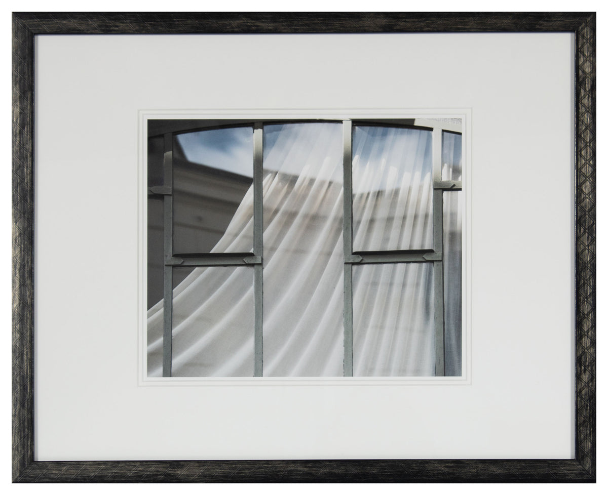<i>Fenêtre de studio d'artiste</i> <br>2019 Paris, France <br><br>GC0464
